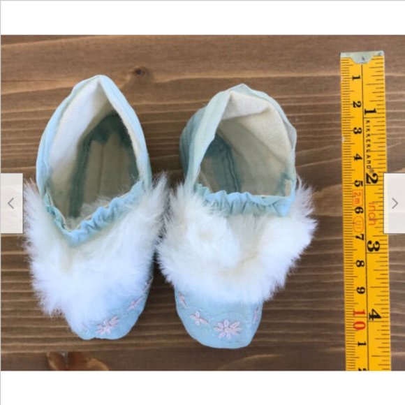 Antique Delicate Blue Silk Baby Booties w/ White Rabbit Fur & Embroidery - Picture 2 of 7